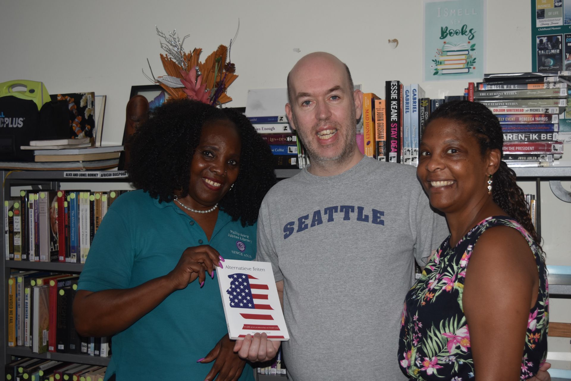 Sint Maarten Library Receives Alternatieve Feiten: | Sint Maarten Library